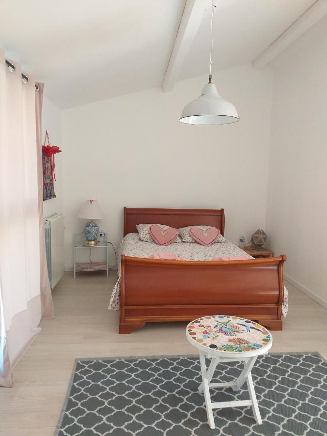 LodèveLa Maison D Annickアパートメント エクステリア 写真